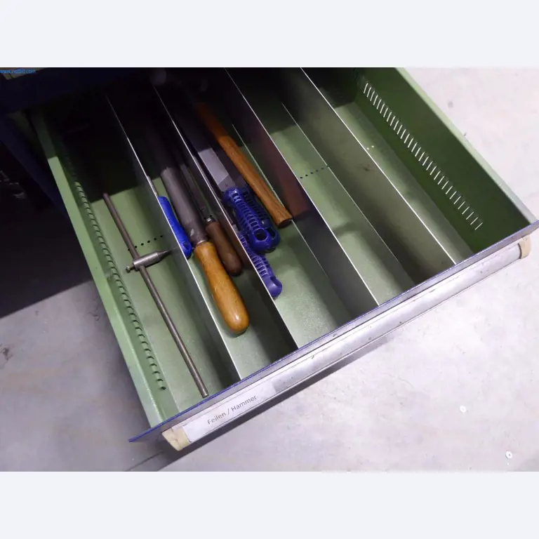 Stroje a zařízení pro obrábění kovů a zdravotnickou techniku-12