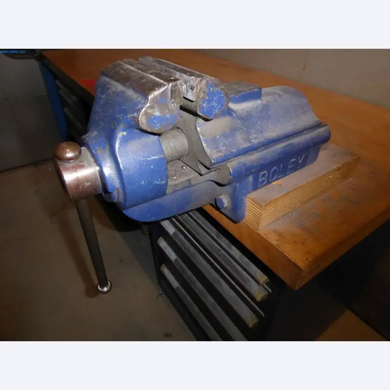 Stroje a zařízení pro obrábění kovů a zdravotnickou techniku-4