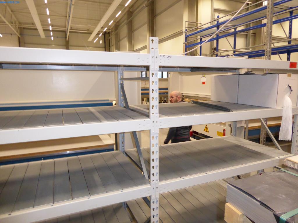 Maschinen u. Betriebsausstattung aus der Metallbearbeitung u. Medizintechnik -11