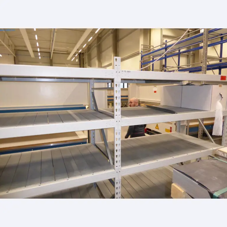 Maschinen u. Betriebsausstattung aus der Metallbearbeitung u. Medizintechnik -11