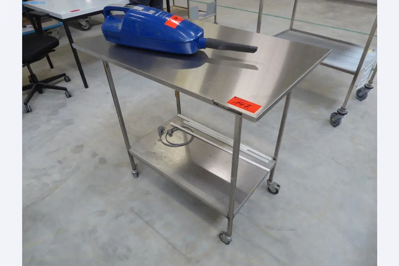 Maschinen u. Betriebsausstattung aus der Metallbearbeitung u. Medizintechnik -1