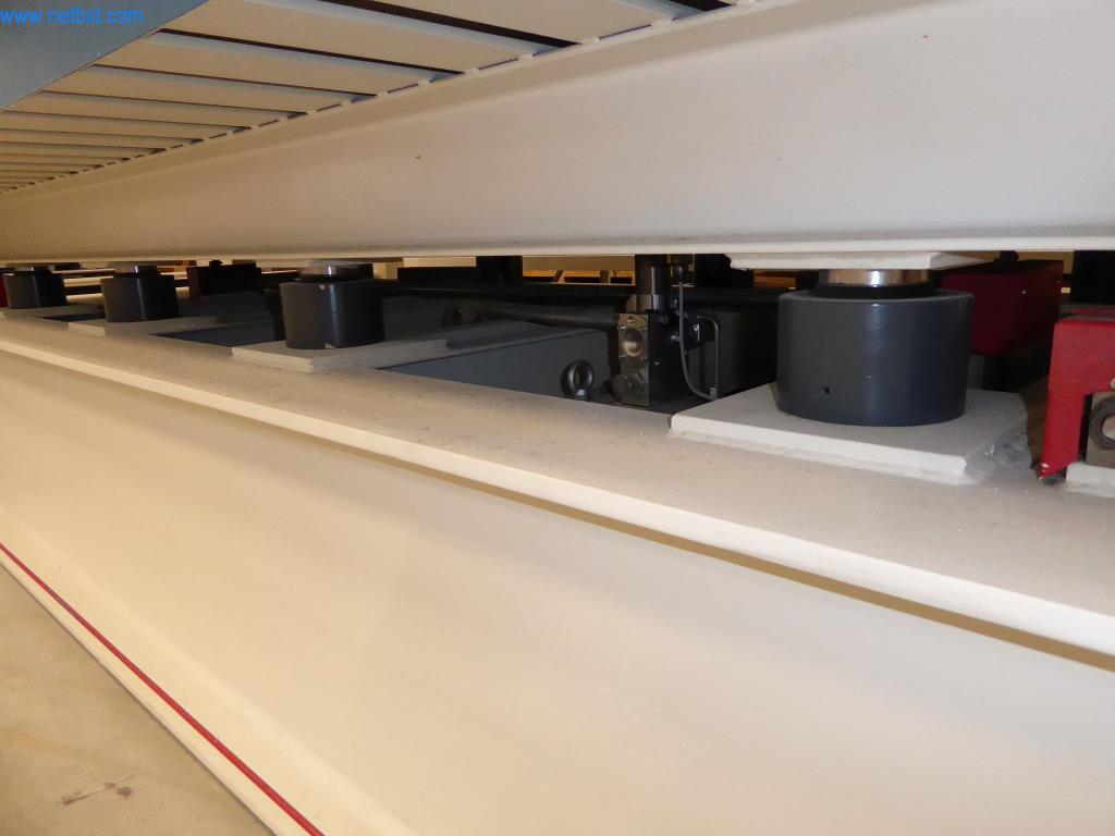 Stroje a zařízení pro obrábění kovů a zdravotnickou techniku-12