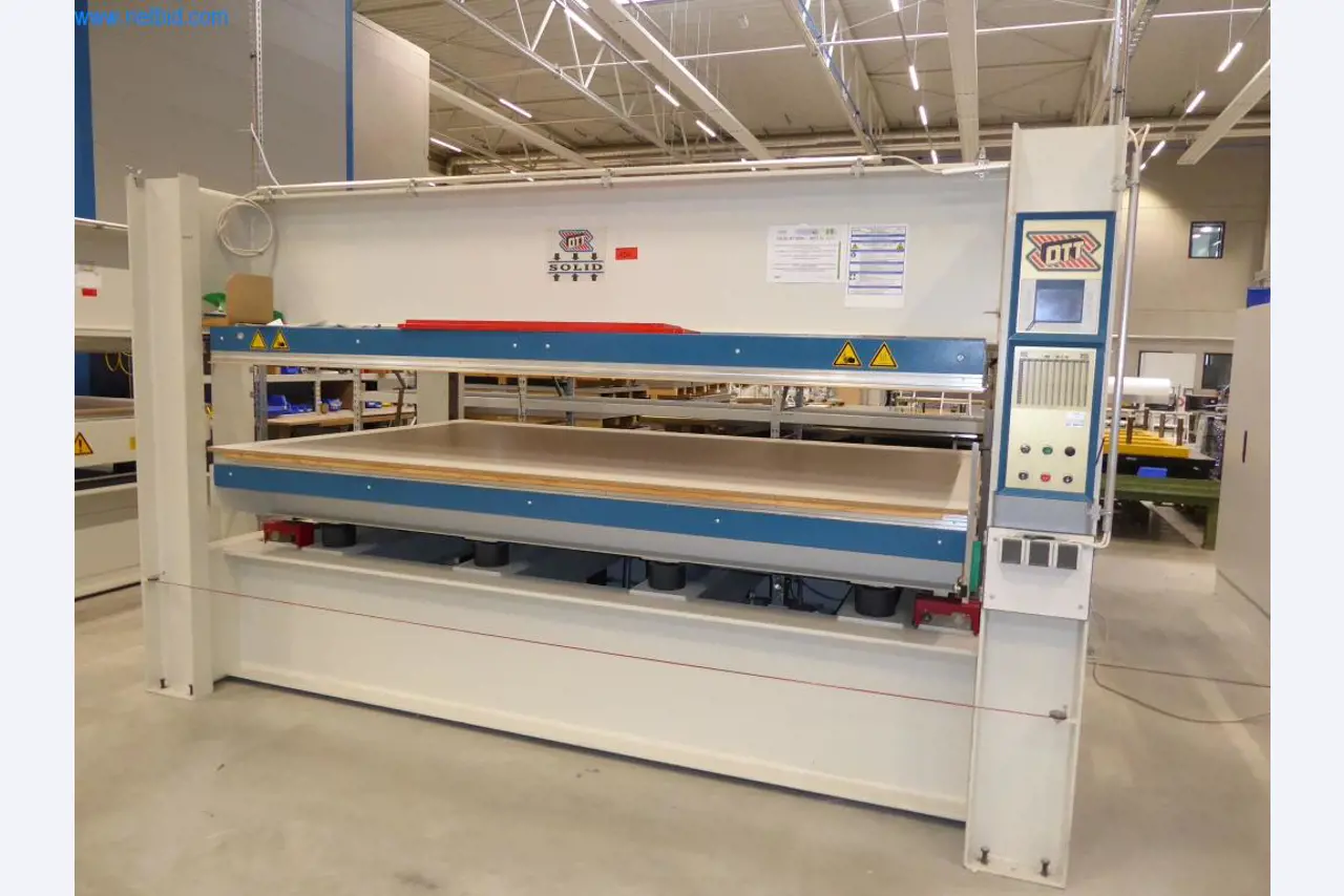 Maquinaria y equipos para la metalurgia y la tecnología médica-1