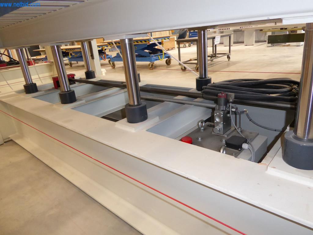 Stroje a zařízení pro obrábění kovů a zdravotnickou techniku-4