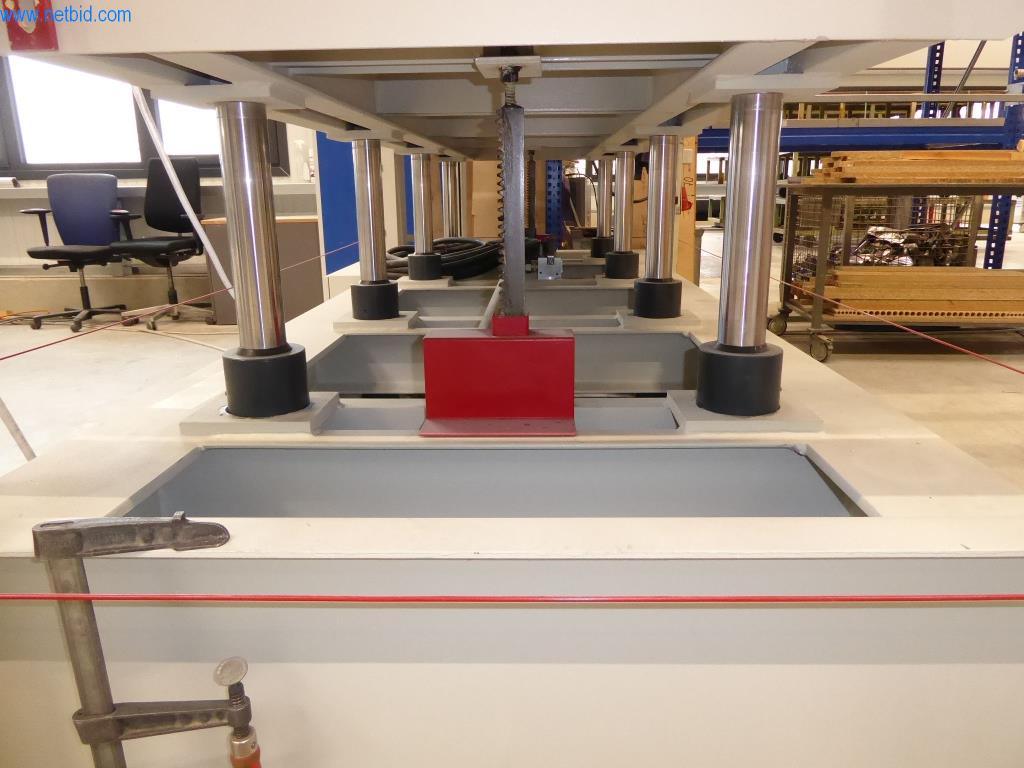 Stroje a zařízení pro obrábění kovů a zdravotnickou techniku-6