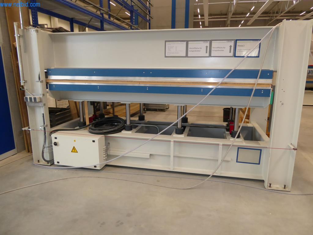 Stroje a zařízení pro obrábění kovů a zdravotnickou techniku-7