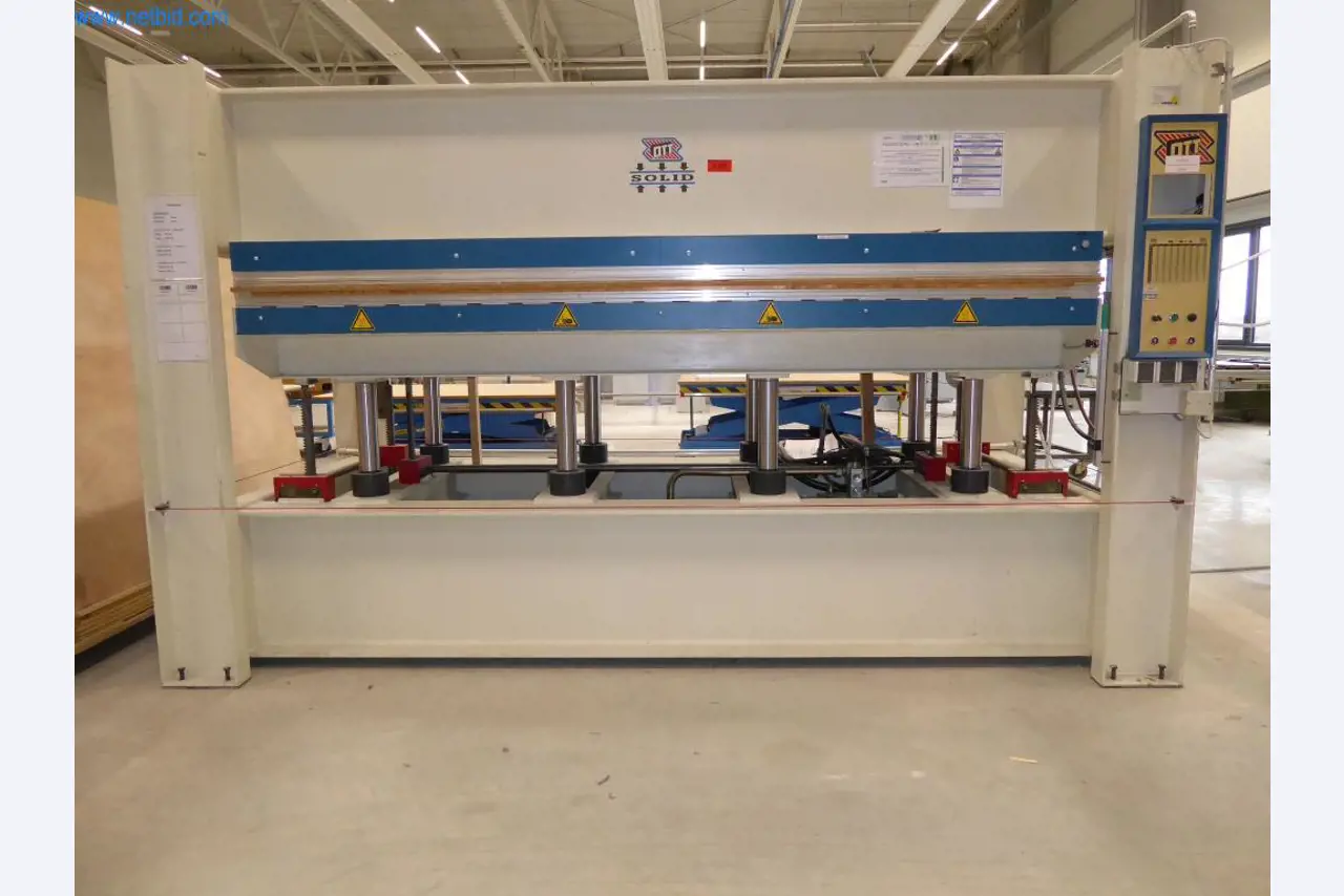 Maquinaria y equipos para la metalurgia y la tecnología médica-1