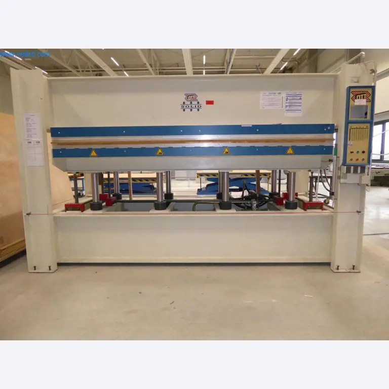 Maquinaria y equipos para la metalurgia y la tecnología médica-1