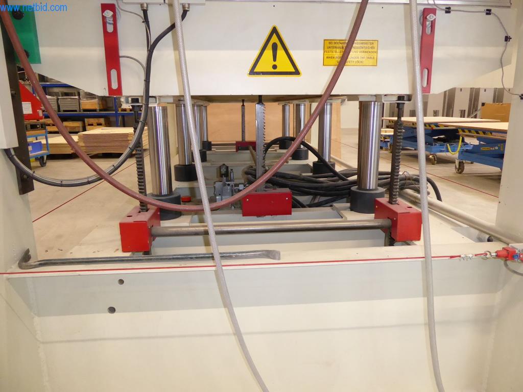 Stroje a zařízení pro obrábění kovů a zdravotnickou techniku-5