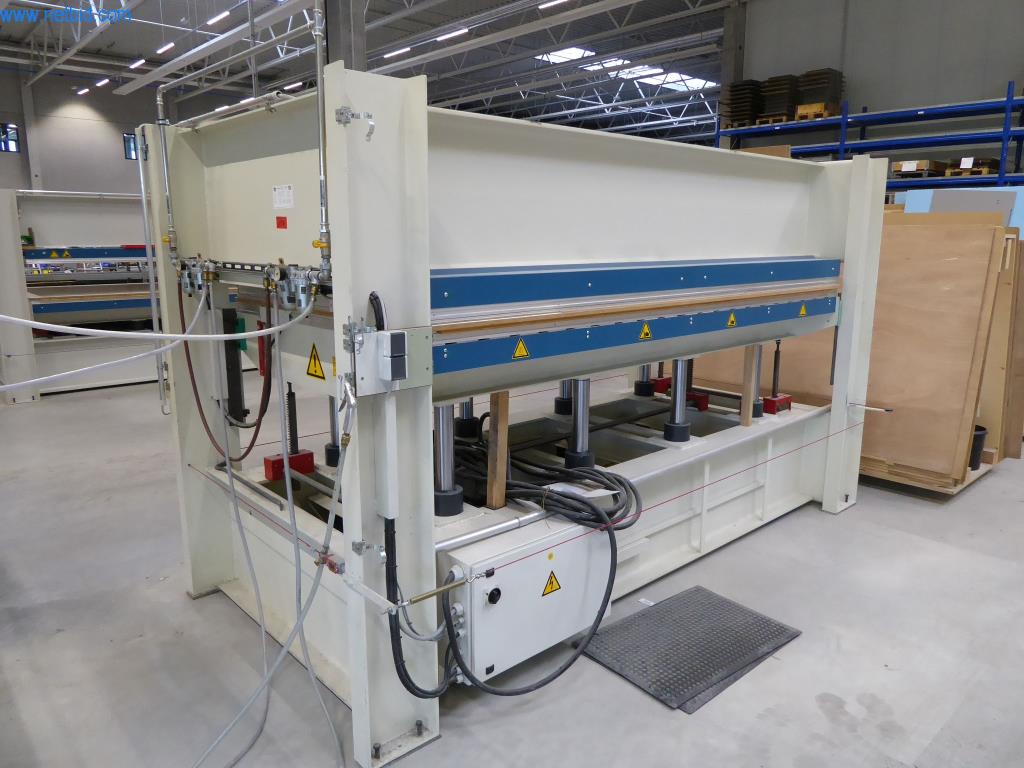 Stroje a zařízení pro obrábění kovů a zdravotnickou techniku-7