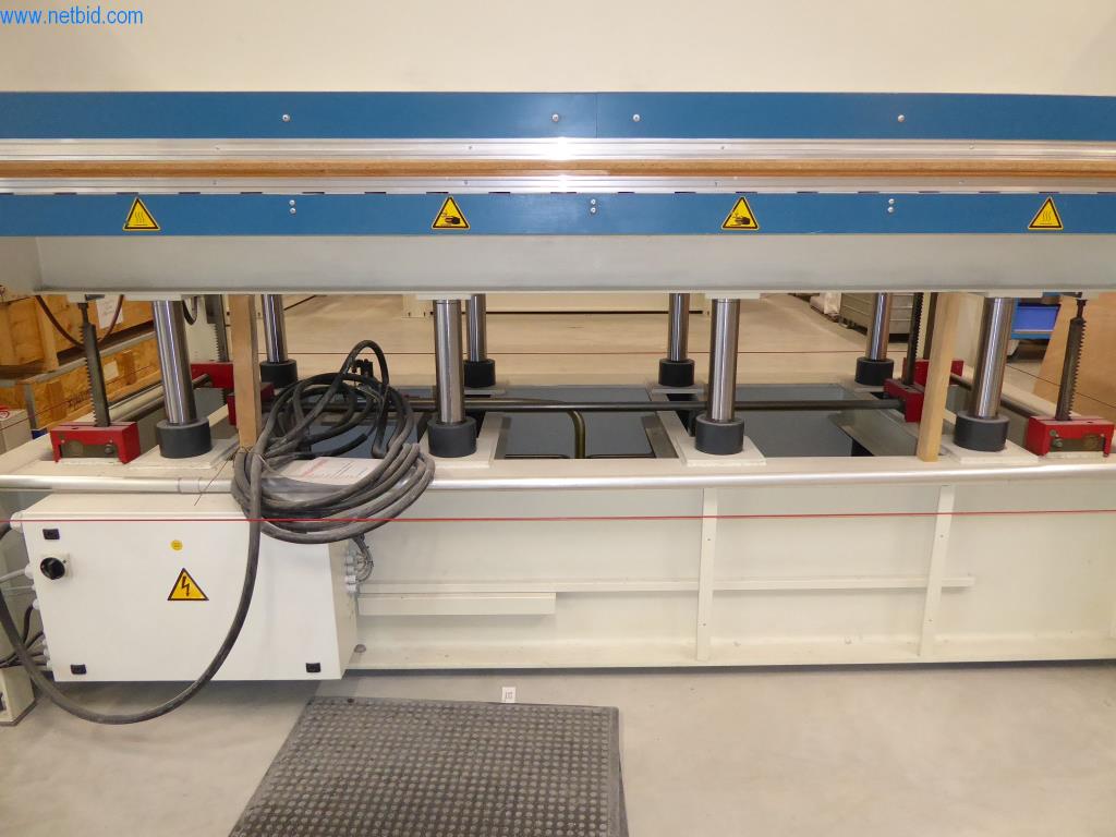 Stroje a zařízení pro obrábění kovů a zdravotnickou techniku-8