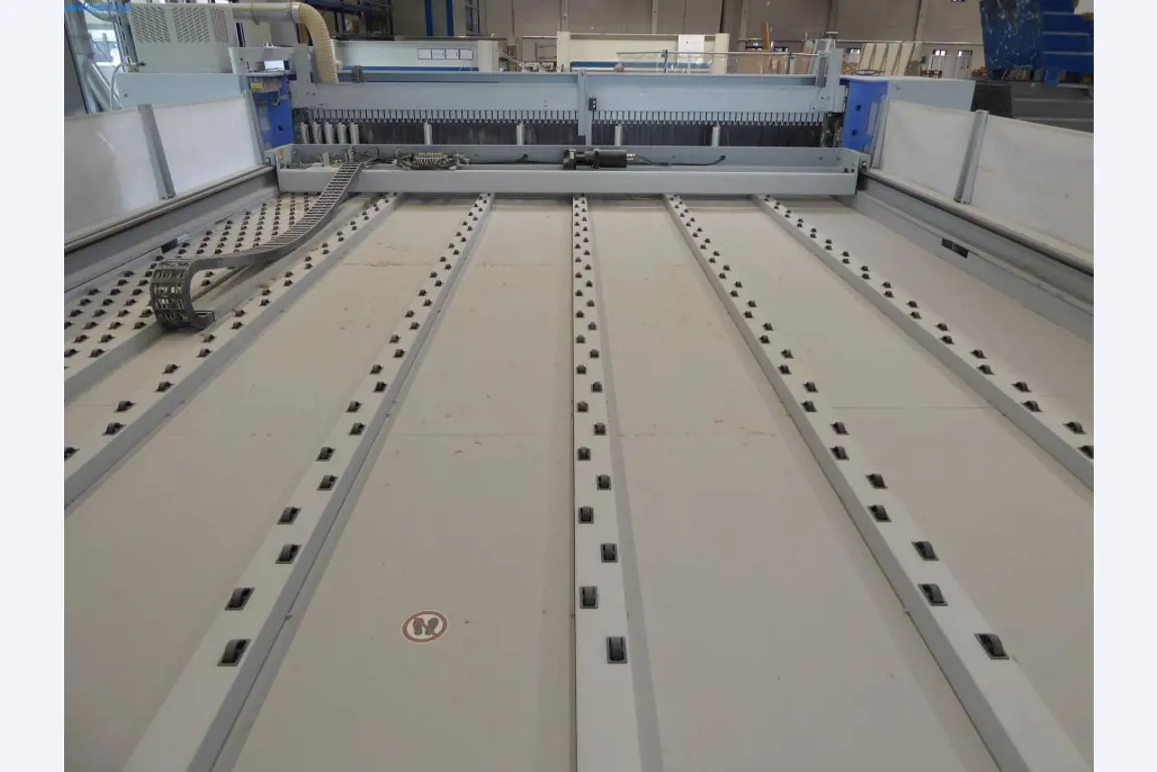 Stroje a zařízení pro obrábění kovů a zdravotnickou techniku-7