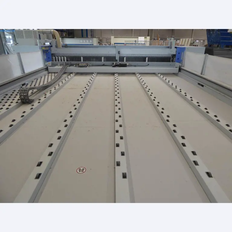 Stroje a zařízení pro obrábění kovů a zdravotnickou techniku-7