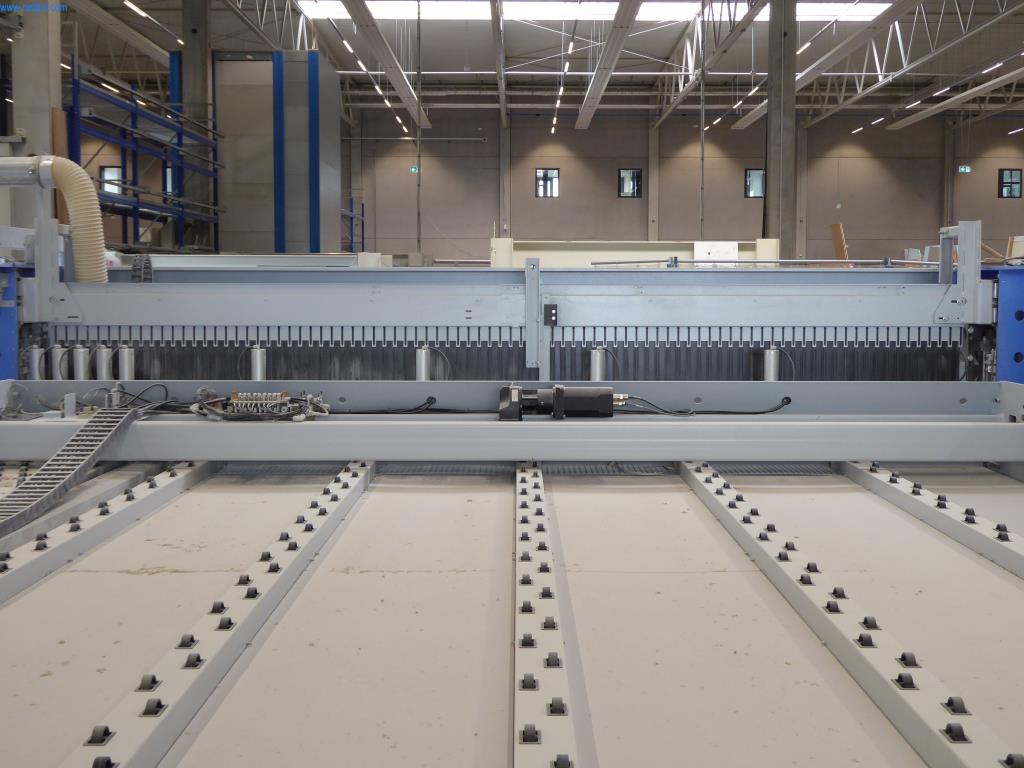 Stroje a zařízení pro obrábění kovů a zdravotnickou techniku-8