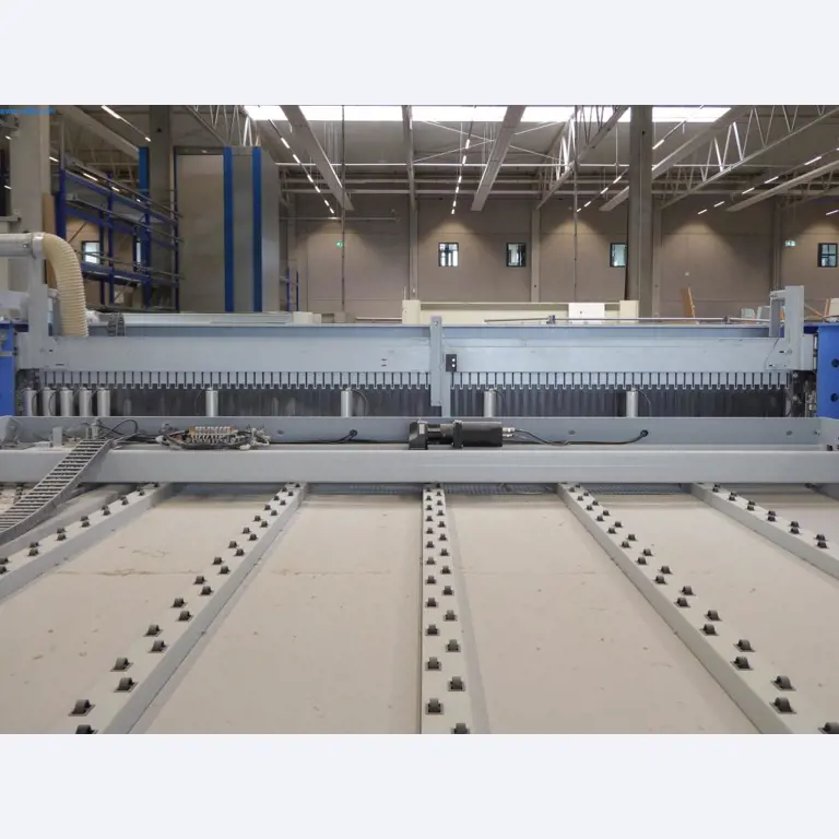 Stroje a zařízení pro obrábění kovů a zdravotnickou techniku-8