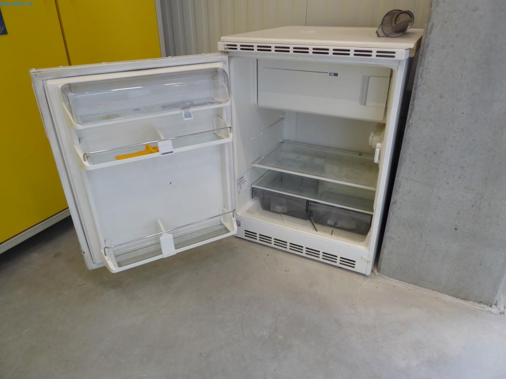 Stroje a zařízení pro obrábění kovů a zdravotnickou techniku-2