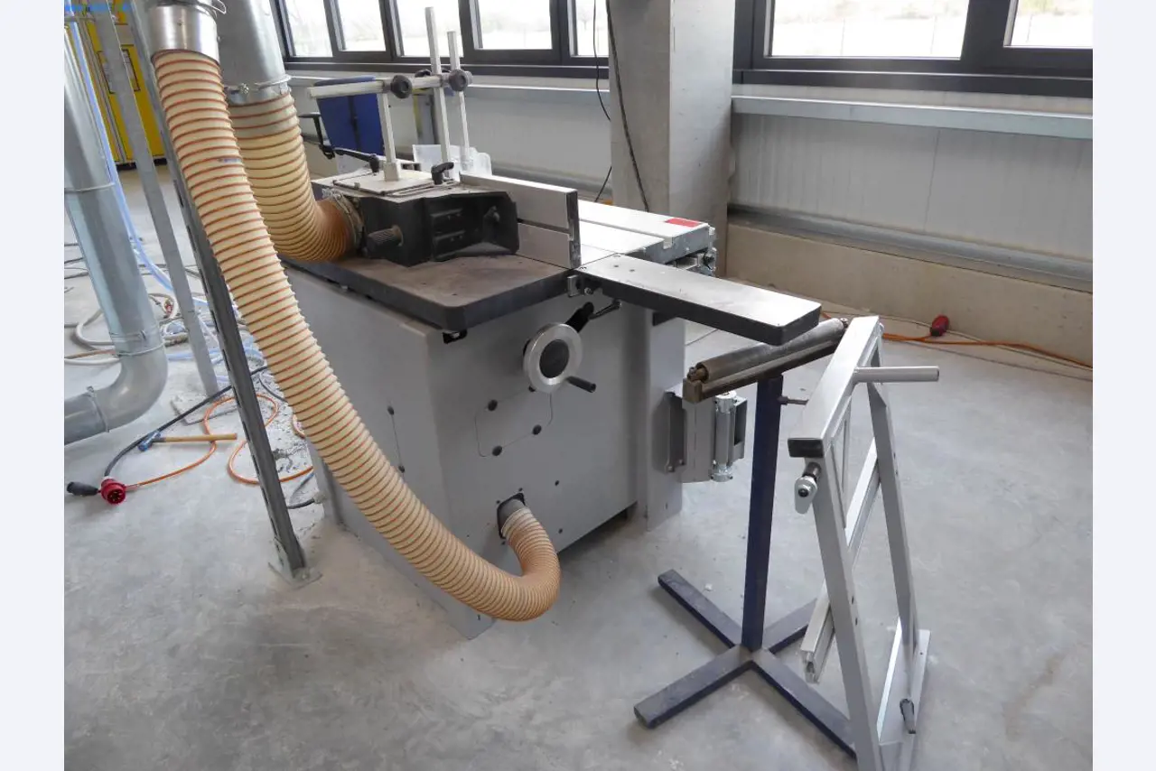 Stroje a zařízení pro obrábění kovů a zdravotnickou techniku-8