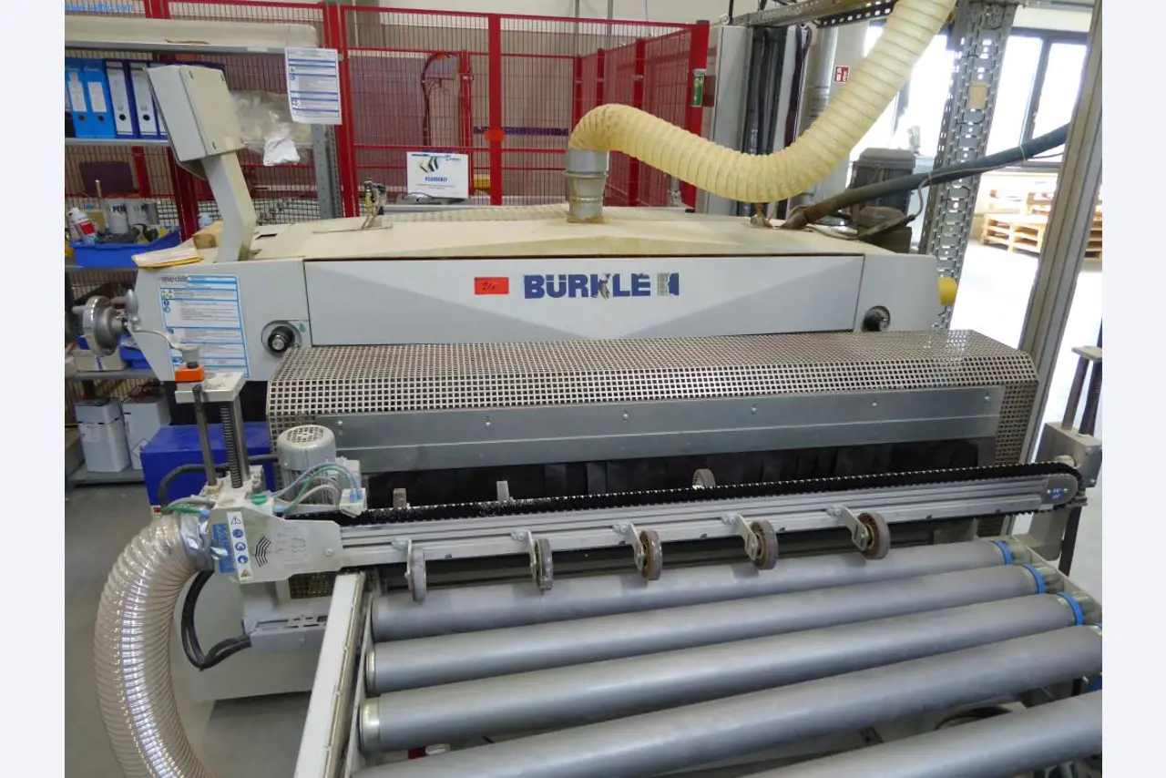 Stroje a zařízení pro obrábění kovů a zdravotnickou techniku-4