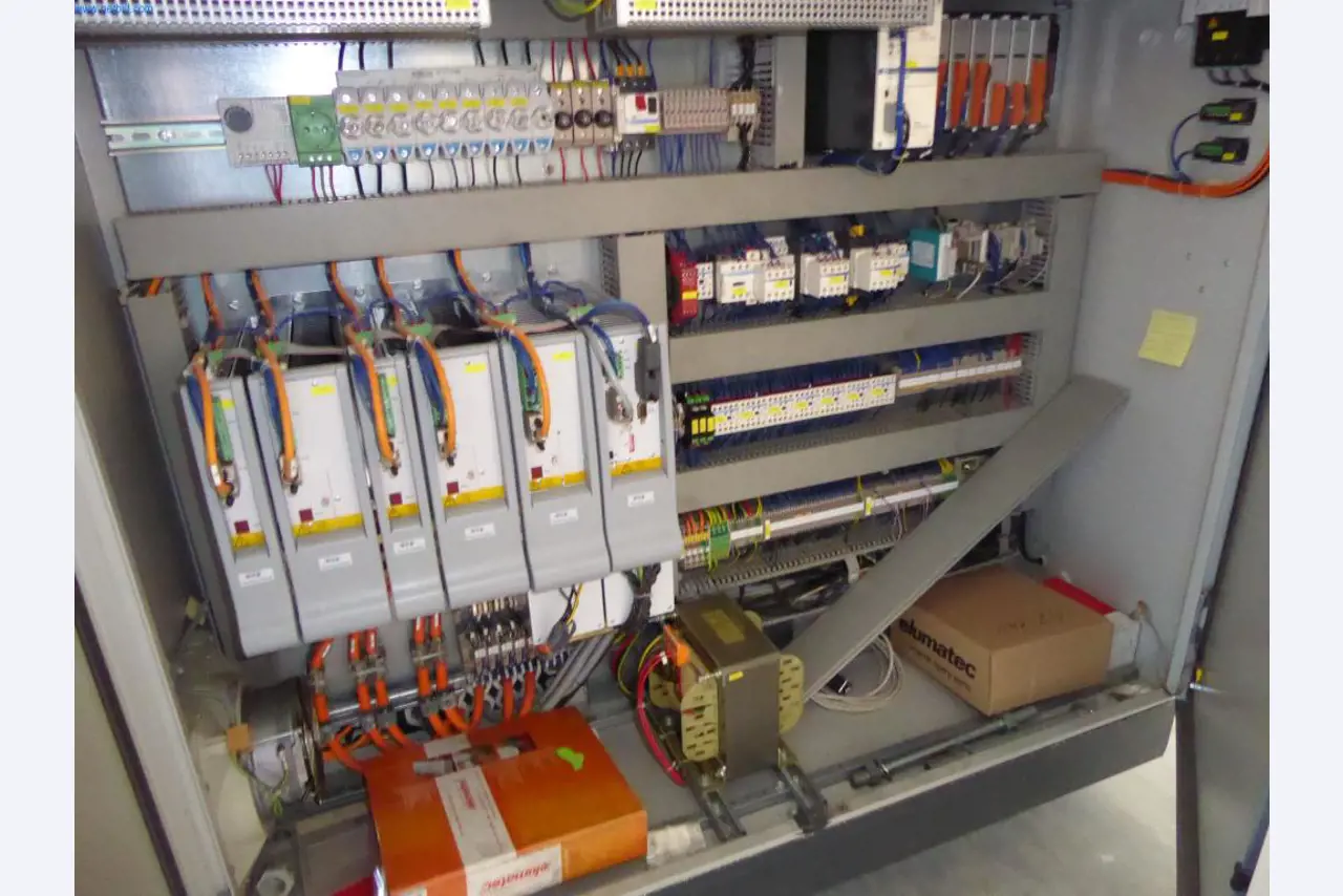 Stroje a zařízení pro obrábění kovů a zdravotnickou techniku-13