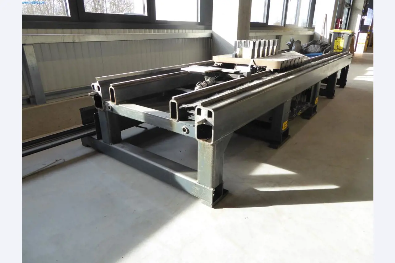 Stroje a zařízení pro obrábění kovů a zdravotnickou techniku-16