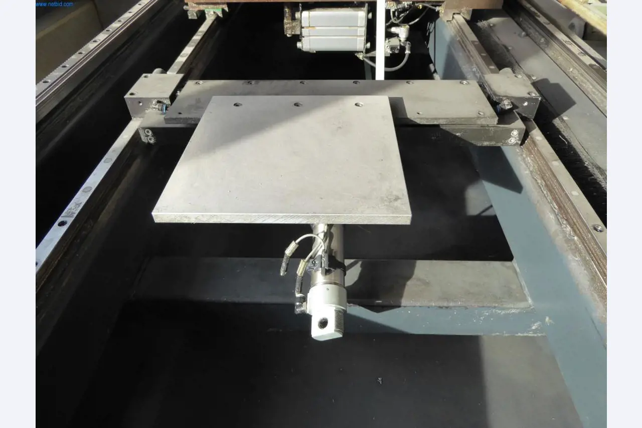 Stroje a zařízení pro obrábění kovů a zdravotnickou techniku-17