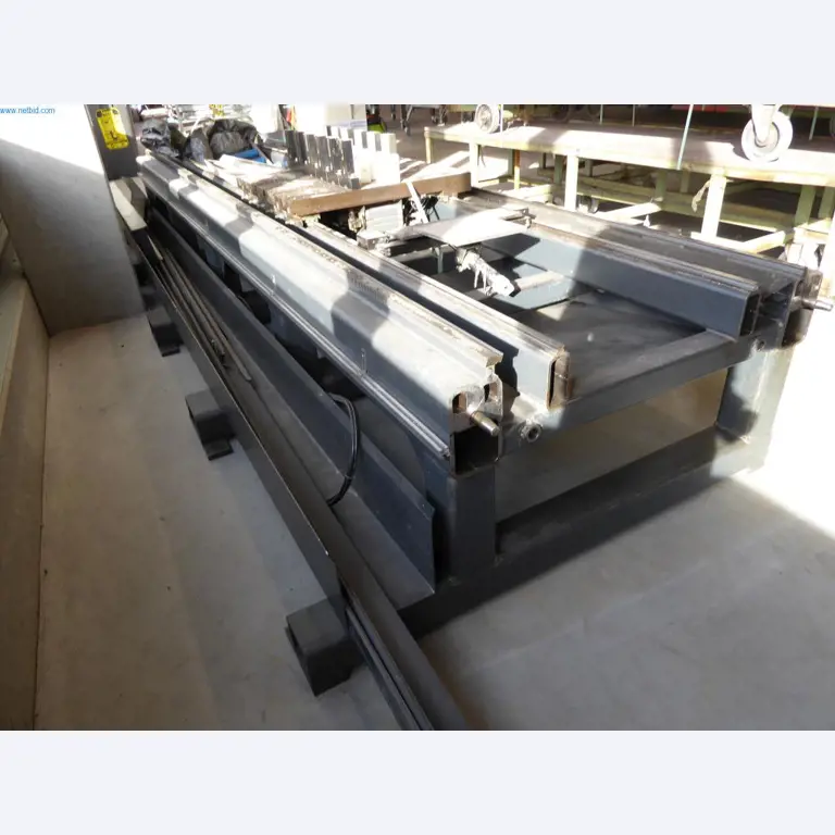 Stroje a zařízení pro obrábění kovů a zdravotnickou techniku-18