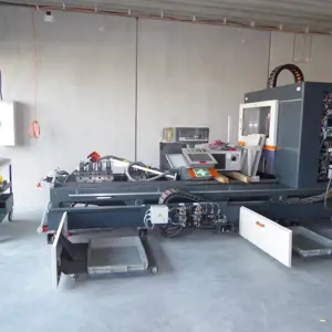 vertikales 4-Achs-CNC-Stangenbearbeitungszentrum Elumatec SBZ 140