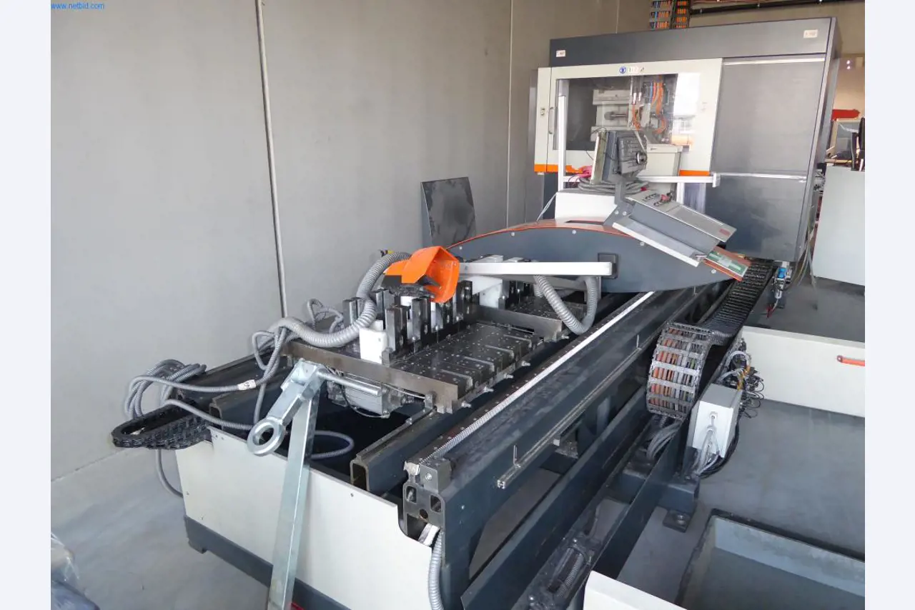 Stroje a zařízení pro obrábění kovů a zdravotnickou techniku-6