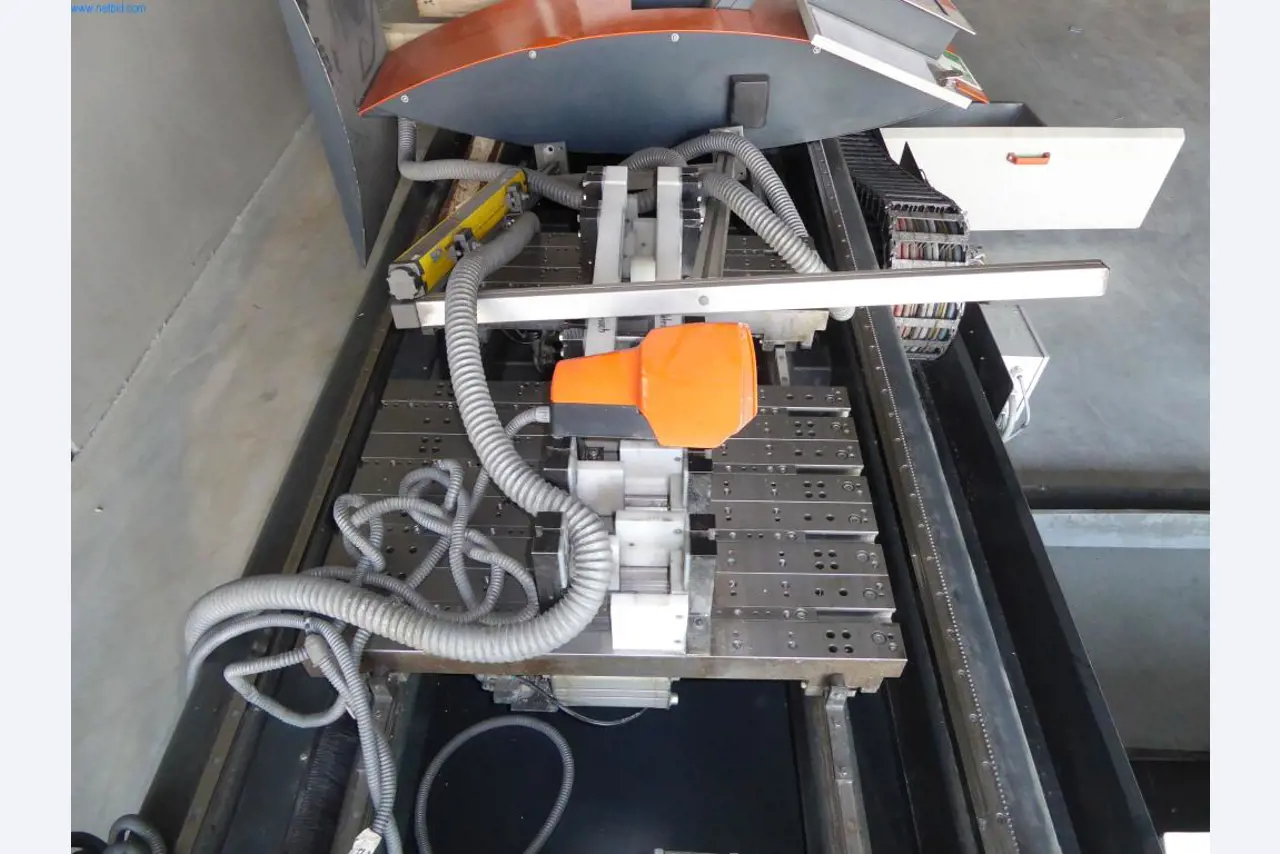 Stroje a zařízení pro obrábění kovů a zdravotnickou techniku-7