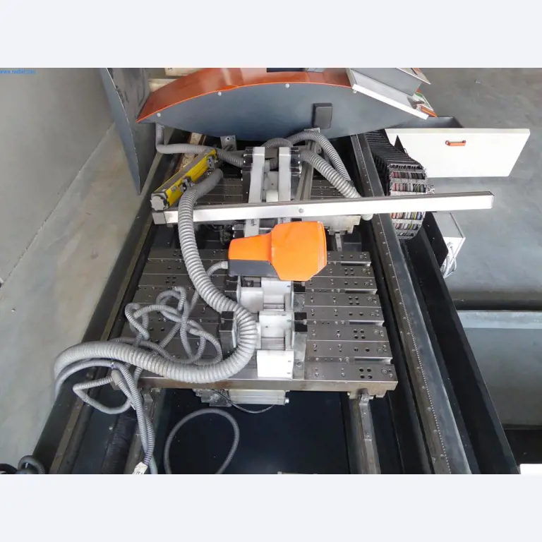 Stroje a zařízení pro obrábění kovů a zdravotnickou techniku-7