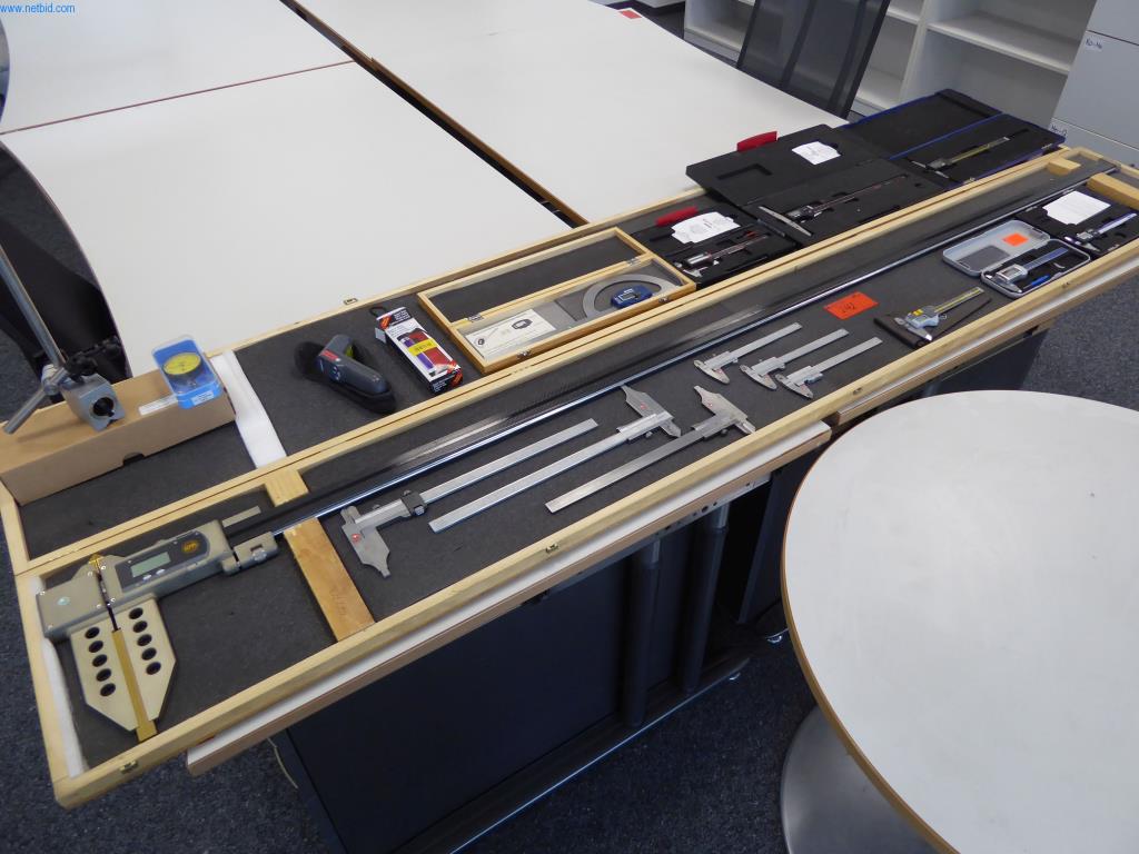 Maschinen u. Betriebsausstattung aus der Metallbearbeitung u. Medizintechnik -1