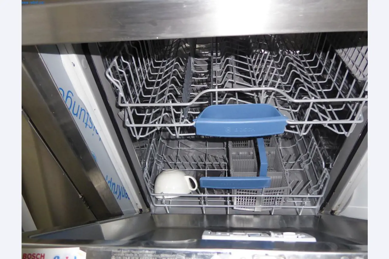 Stroje a zařízení pro obrábění kovů a zdravotnickou techniku-10