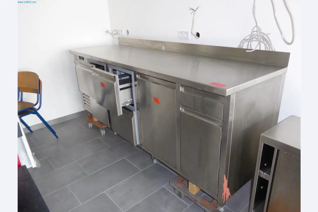 Stroje a zařízení pro obrábění kovů a zdravotnickou techniku-11