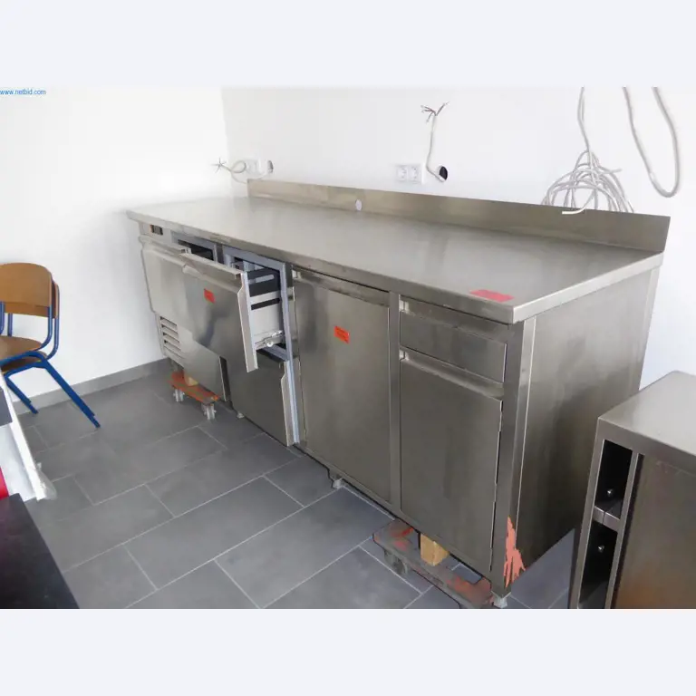 Stroje a zařízení pro obrábění kovů a zdravotnickou techniku-11