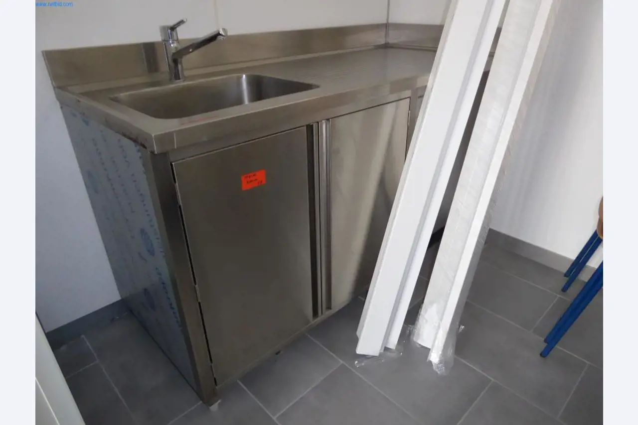 Stroje a zařízení pro obrábění kovů a zdravotnickou techniku-7