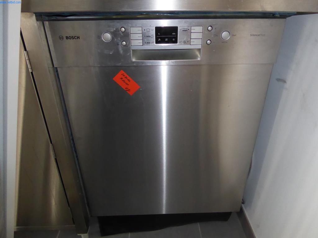 Stroje a zařízení pro obrábění kovů a zdravotnickou techniku-9