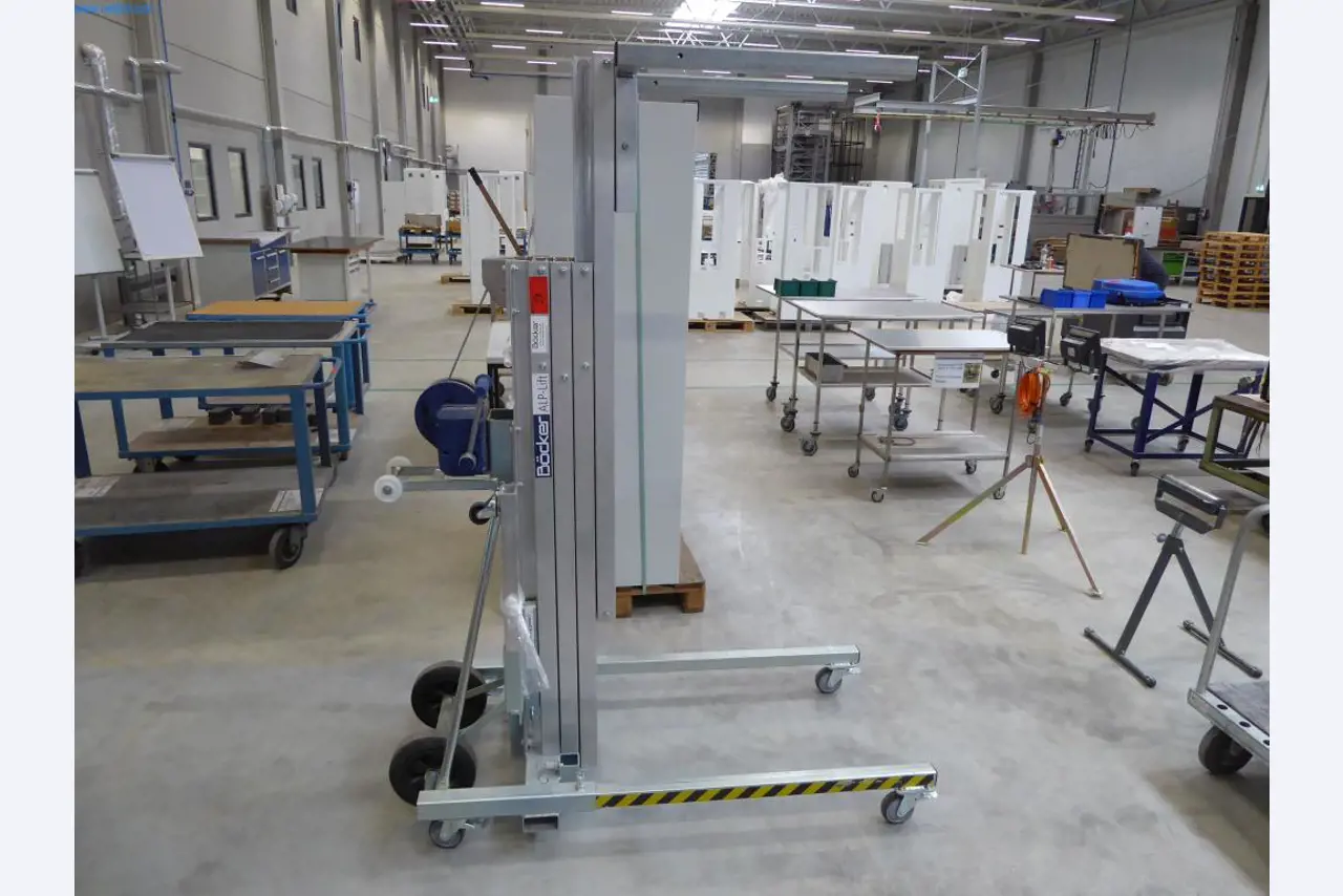 Stroje a zařízení pro obrábění kovů a zdravotnickou techniku-6