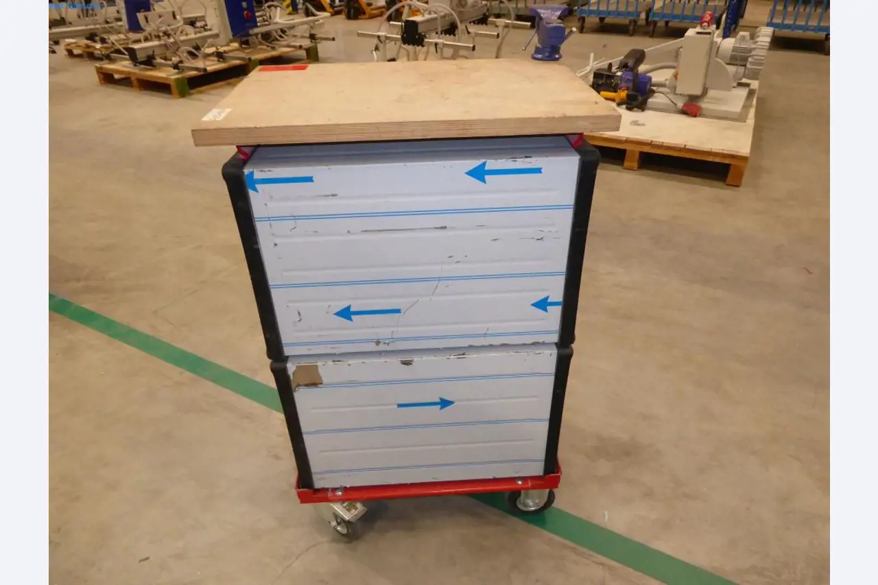Maschinen u. Betriebsausstattung aus der Metallbearbeitung u. Medizintechnik -2