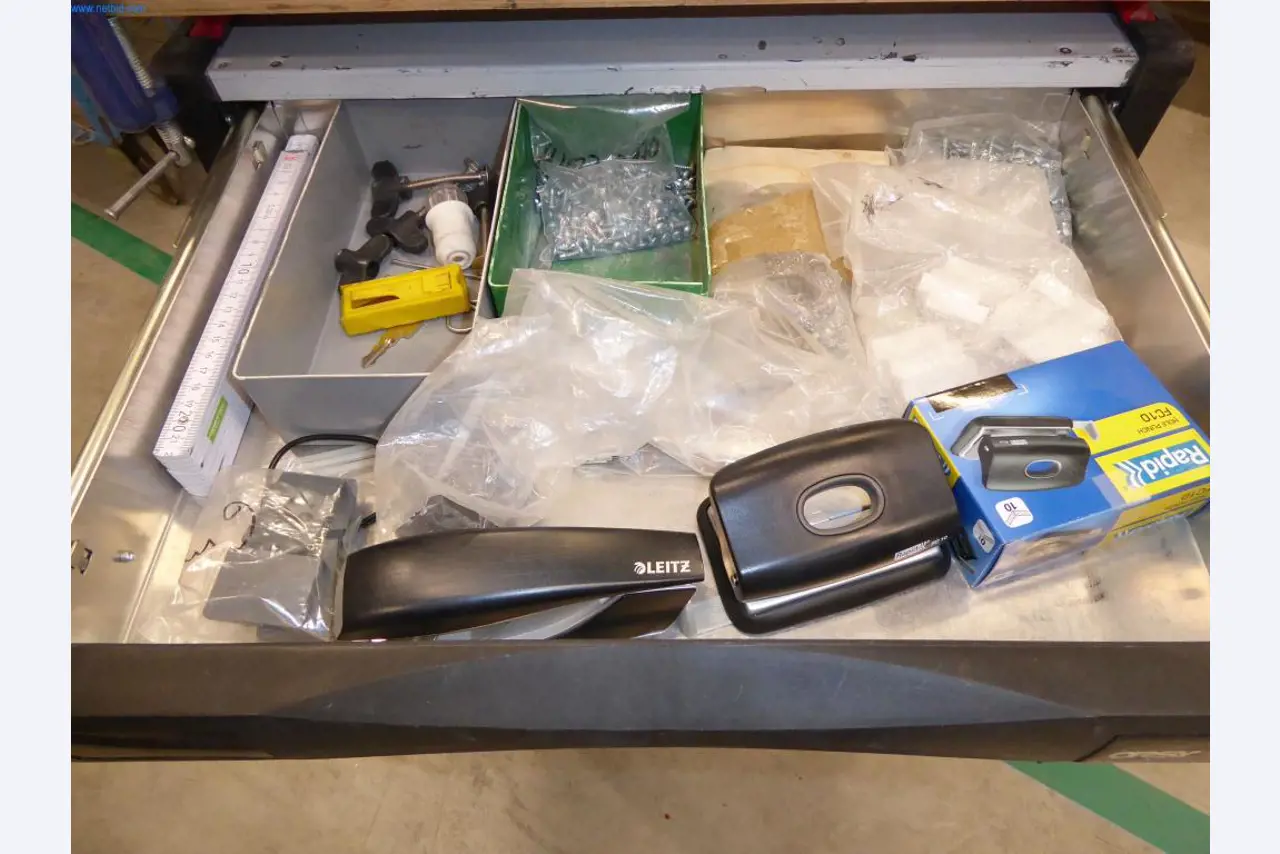 Maschinen u. Betriebsausstattung aus der Metallbearbeitung u. Medizintechnik -4