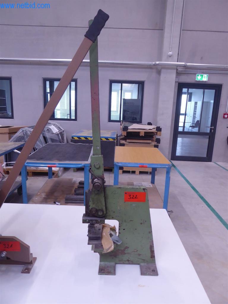 Stroje a zařízení pro obrábění kovů a zdravotnickou techniku-1