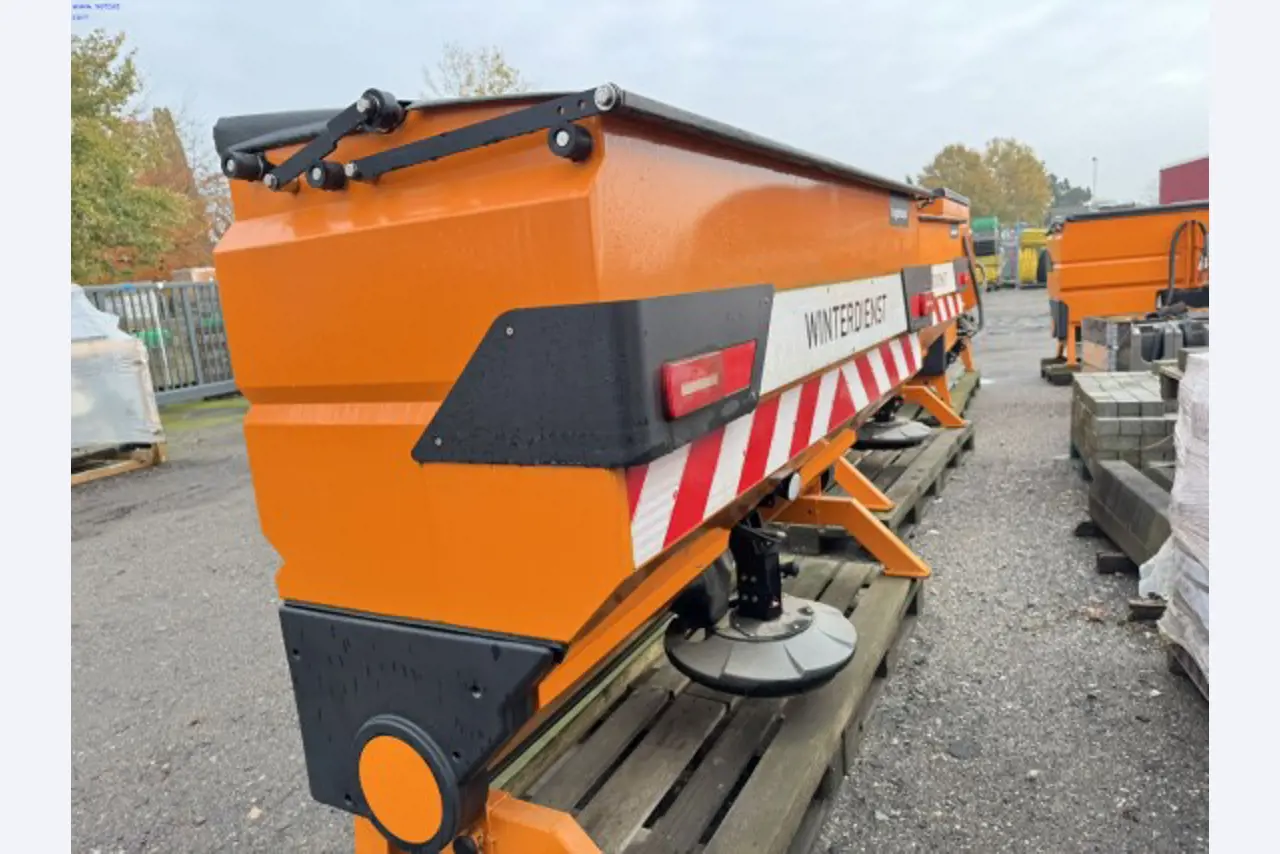 young JOSKIN spreader trailer and a package of new agricultural implements from an insurance settlement-2