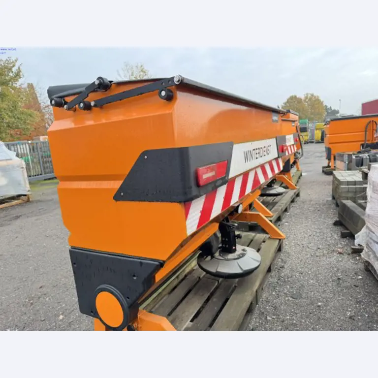 young JOSKIN spreader trailer and a package of new agricultural implements from an insurance settlement-2