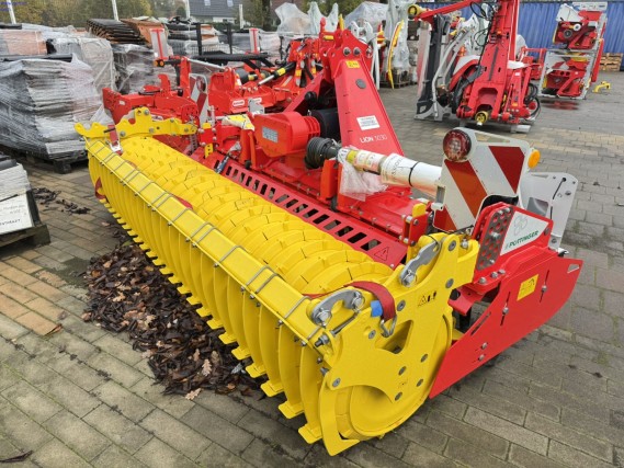 young JOSKIN spreader trailer and a package of new agricultural implements from an insurance settlement-7