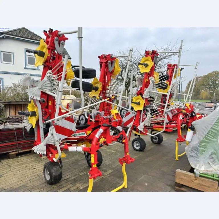 young JOSKIN spreader trailer and a package of new agricultural implements from an insurance settlement-8
