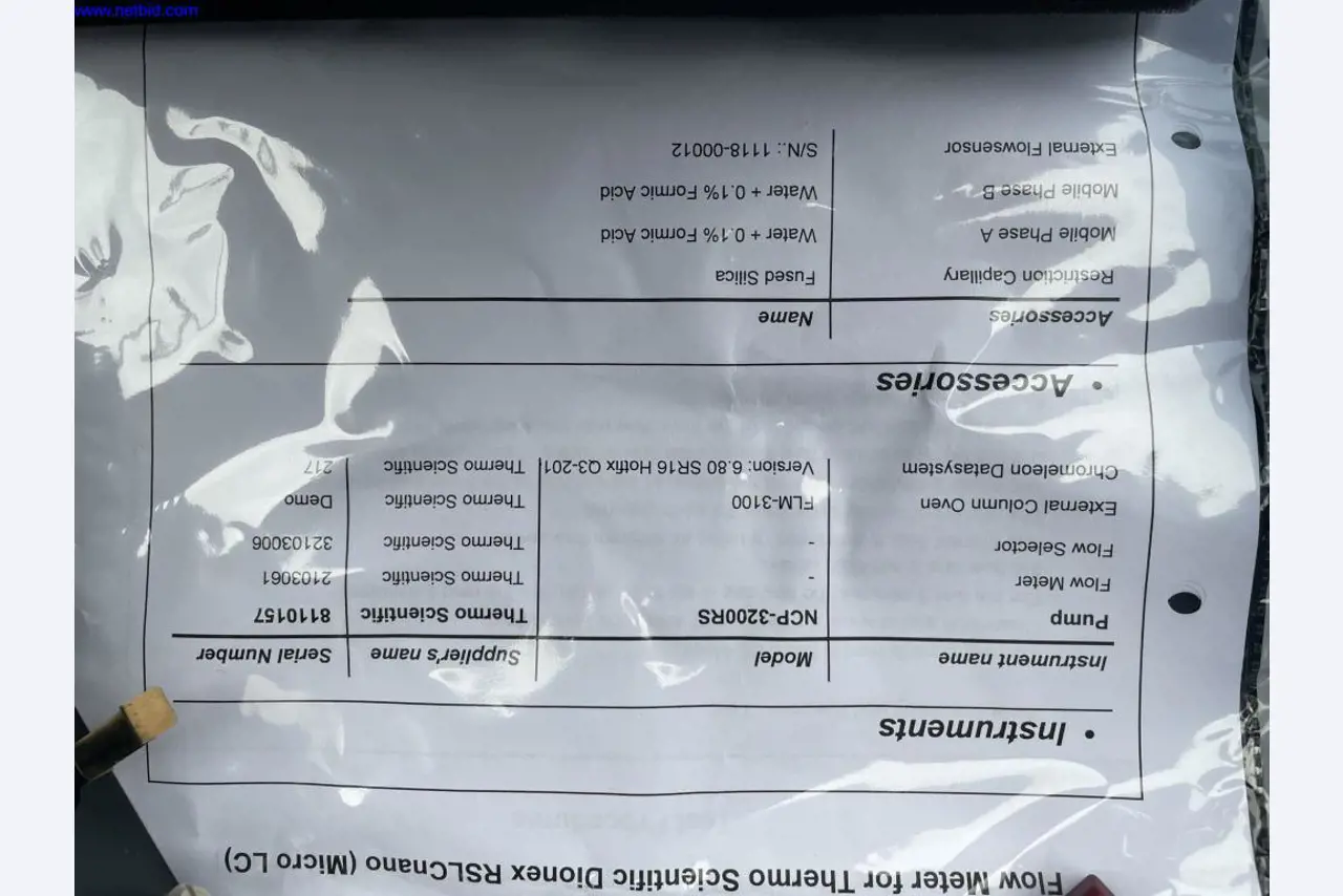 Hmotnostní spektrometr s různým příslušenstvím-74