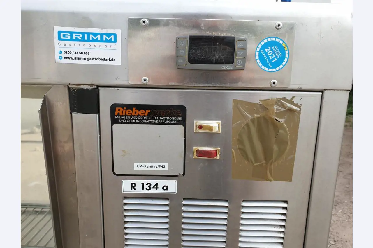 strojní a provozní vybavení jídelen / stravovacích zařízení / a dílen-2