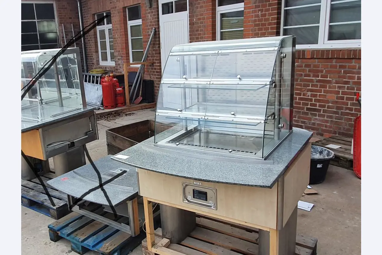 Strojna in operativna oprema iz kuhinje jedilnice / gostinstva / in delavnice-4