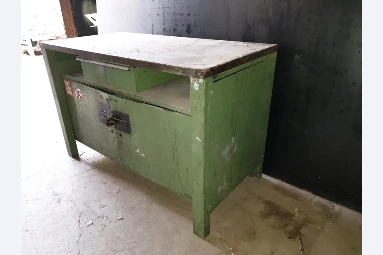 strojní a provozní vybavení jídelen / stravovacích zařízení / a dílen-2