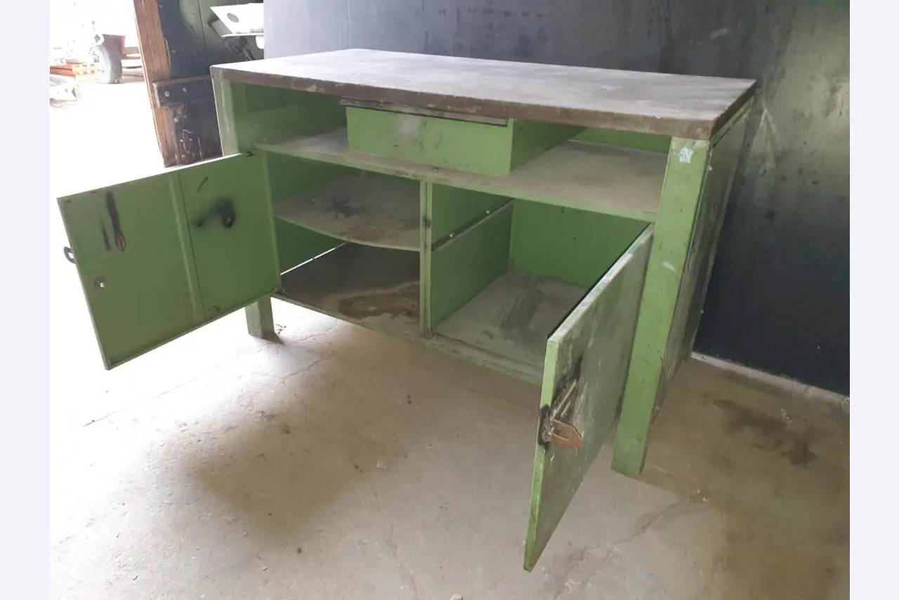 strojní a provozní vybavení jídelen / stravovacích zařízení / a dílen-3