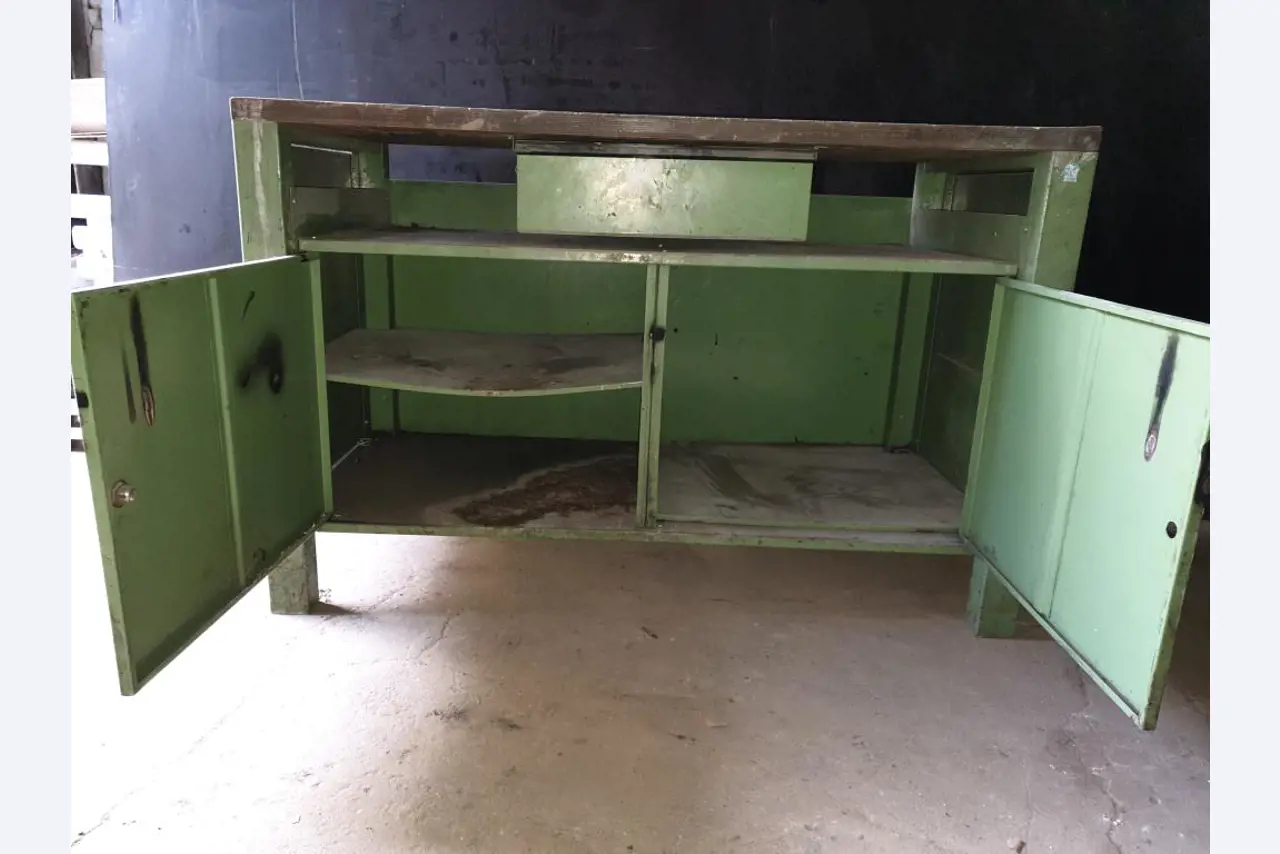 strojní a provozní vybavení jídelen / stravovacích zařízení / a dílen-4